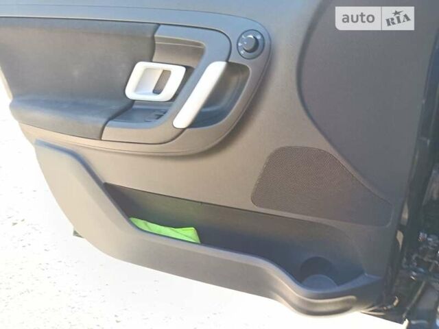 Черный Шкода Фабия, объемом двигателя 1.4 л и пробегом 142 тыс. км за 5450 $, фото 22 на Automoto.ua