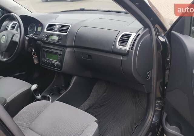 Черный Шкода Фабия, объемом двигателя 1.6 л и пробегом 156 тыс. км за 6700 $, фото 15 на Automoto.ua