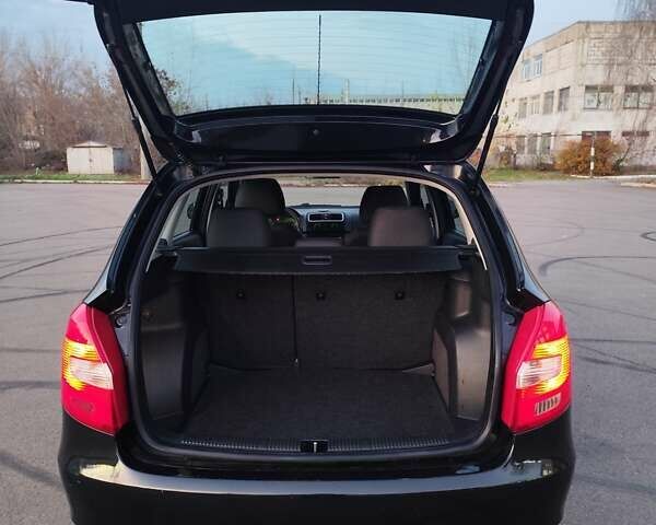 Черный Шкода Фабия, объемом двигателя 1.4 л и пробегом 197 тыс. км за 5800 $, фото 32 на Automoto.ua