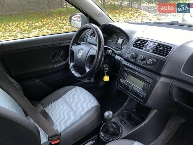 Шкода Фабия 2009 в Ровно на Automoto.ua Черный Шкода Фабия, объемом двигателя 1.4 л и пробегом 192 тыс. км за 4950 $, фото 7 на Automoto.ua