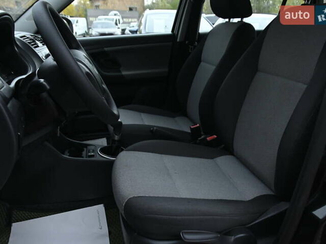 Черный Шкода Фабия, объемом двигателя 1.39 л и пробегом 205 тыс. км за 5499 $, фото 20 на Automoto.ua