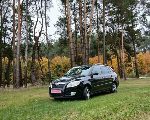 Черный Шкода Фабия, объемом двигателя 1.6 л и пробегом 212 тыс. км за 6700 $, фото 1 на Automoto.ua