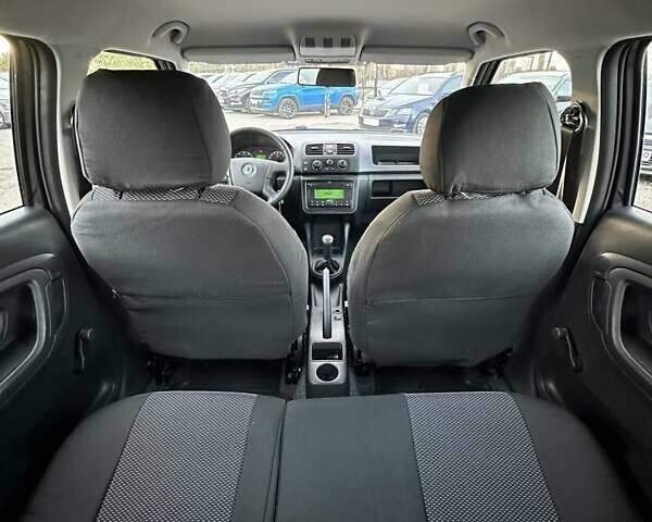 Черный Шкода Фабия, объемом двигателя 1.39 л и пробегом 172 тыс. км за 5999 $, фото 17 на Automoto.ua