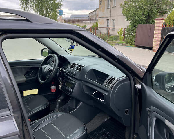 Чорний Шкода Фабія, об'ємом двигуна 1.2 л та пробігом 270 тис. км за 4600 $, фото 3 на Automoto.ua