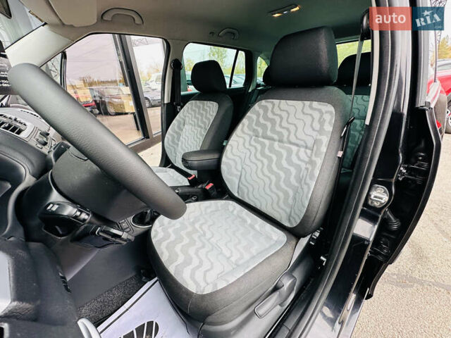 Черный Шкода Фабия, объемом двигателя 1.4 л и пробегом 175 тыс. км за 6300 $, фото 33 на Automoto.ua