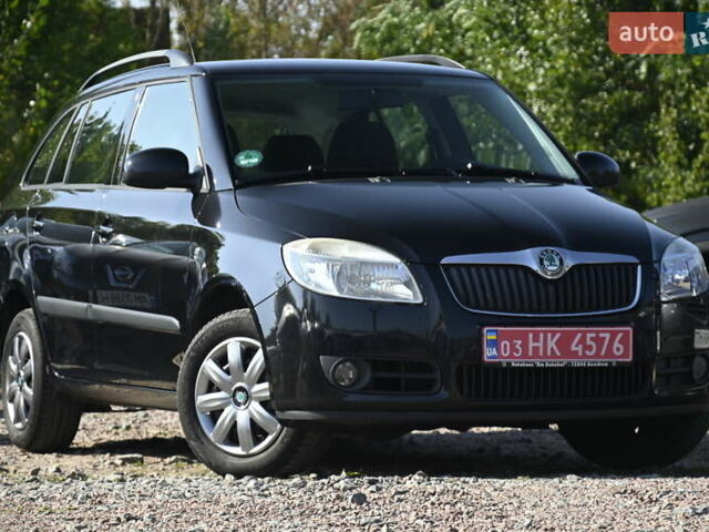 Черный Шкода Фабия, объемом двигателя 1.4 л и пробегом 235 тыс. км за 5800 $, фото 1 на Automoto.ua