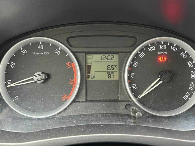 Черный Шкода Фабия, объемом двигателя 0 л и пробегом 124 тыс. км за 4990 $, фото 16 на Automoto.ua