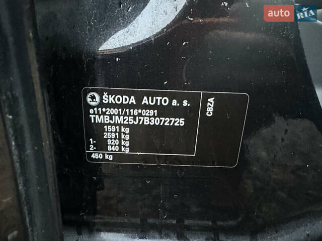 Черный Шкода Фабия, объемом двигателя 1.2 л и пробегом 191 тыс. км за 3950 $, фото 32 на Automoto.ua