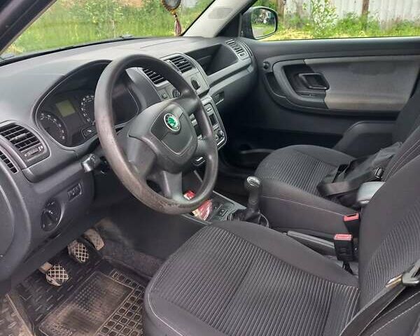 Чорний Шкода Фабія, об'ємом двигуна 1.6 л та пробігом 266 тис. км за 6000 $, фото 4 на Automoto.ua