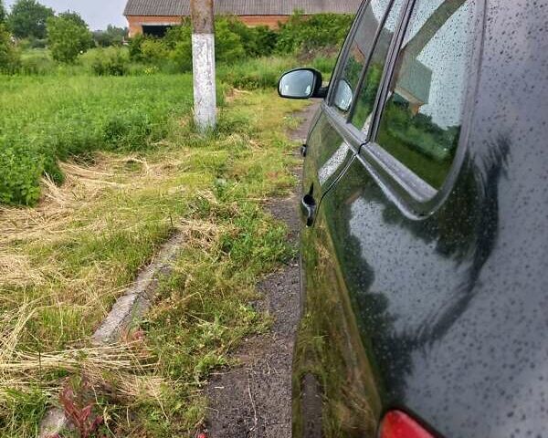 Чорний Шкода Фабія, об'ємом двигуна 1.6 л та пробігом 266 тис. км за 6000 $, фото 11 на Automoto.ua