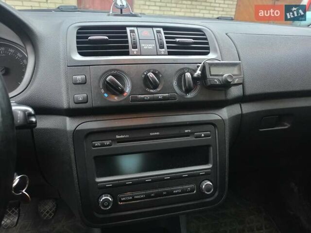 Чорний Шкода Фабія, об'ємом двигуна 1.2 л та пробігом 282 тис. км за 4700 $, фото 5 на Automoto.ua