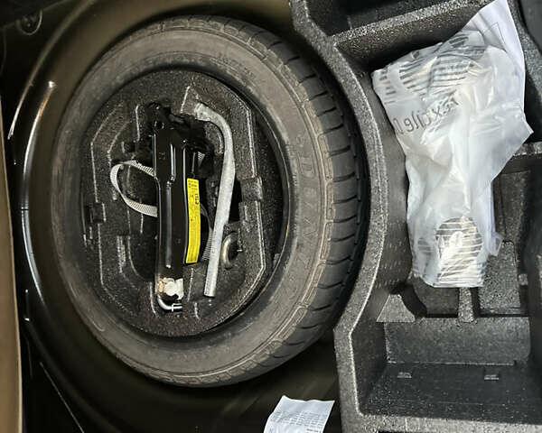 Черный Шкода Фабия, объемом двигателя 1.2 л и пробегом 191 тыс. км за 3950 $, фото 22 на Automoto.ua