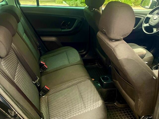 Черный Шкода Фабия, объемом двигателя 1.2 л и пробегом 243 тыс. км за 5300 $, фото 9 на Automoto.ua