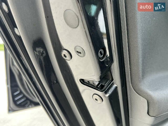 Шкода Фабия 2010 в Луцке на Automoto.ua Черный Шкода Фабия, объемом двигателя 1.2 л и пробегом 141 тыс. км за 6850 $, фото 129 на Automoto.ua