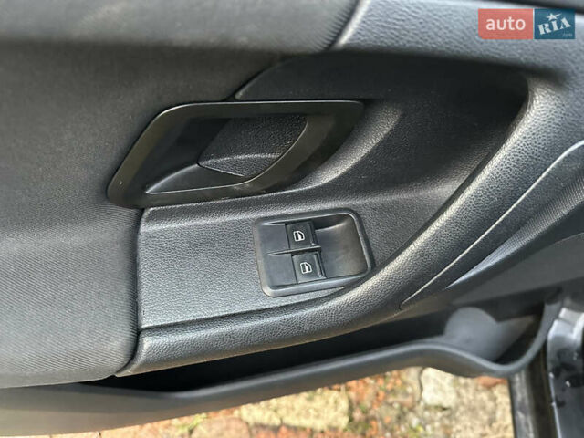 Черный Шкода Фабия, объемом двигателя 1.2 л и пробегом 191 тыс. км за 3950 $, фото 29 на Automoto.ua