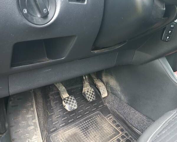 Чорний Шкода Фабія, об'ємом двигуна 1.6 л та пробігом 266 тис. км за 6000 $, фото 2 на Automoto.ua