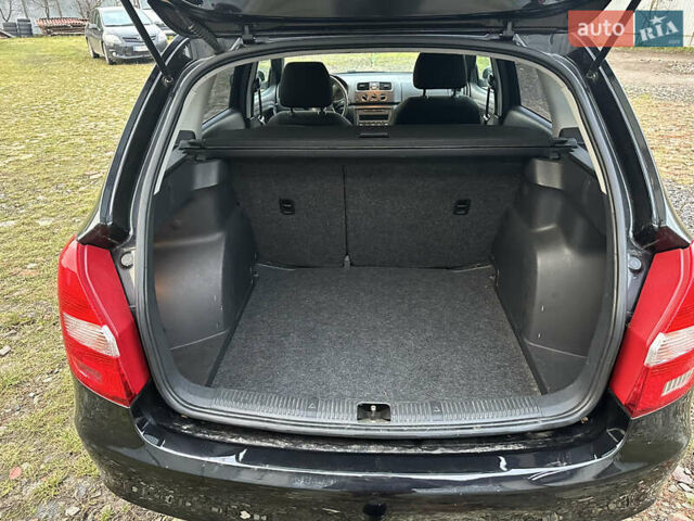 Черный Шкода Фабия, объемом двигателя 1.2 л и пробегом 191 тыс. км за 3950 $, фото 20 на Automoto.ua