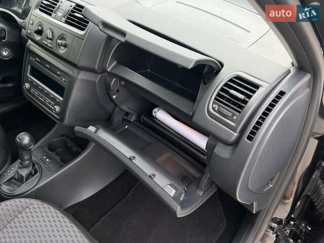 Шкода Фабия 2010 в Луцке на Automoto.ua Черный Шкода Фабия, объемом двигателя 1.2 л и пробегом 141 тыс. км за 6850 $, фото 167 на Automoto.ua