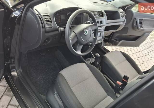 Чорний Шкода Фабія, об'ємом двигуна 1.2 л та пробігом 137 тис. км за 4750 $, фото 19 на Automoto.ua
