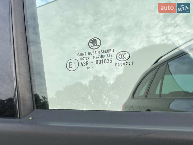 Шкода Фабия 2010 в Луцке на Automoto.ua Черный Шкода Фабия, объемом двигателя 1.2 л и пробегом 141 тыс. км за 6850 $, фото 37 на Automoto.ua