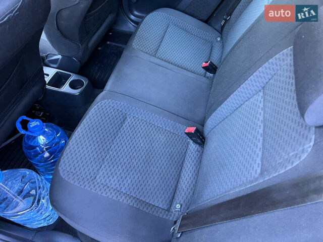 Черный Шкода Фабия, объемом двигателя 1.6 л и пробегом 275 тыс. км за 4350 $, фото 16 на Automoto.ua