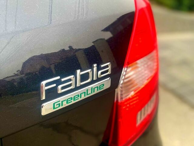 Черный Шкода Фабия, объемом двигателя 1.2 л и пробегом 243 тыс. км за 5300 $, фото 6 на Automoto.ua