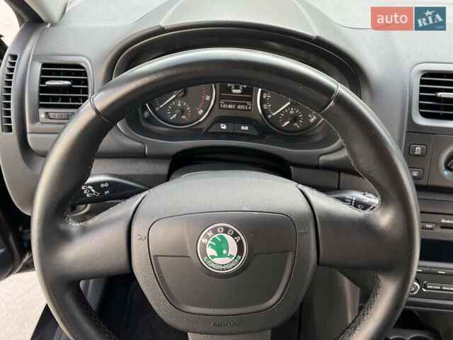 Шкода Фабия 2010 в Луцке на Automoto.ua Черный Шкода Фабия, объемом двигателя 1.2 л и пробегом 141 тыс. км за 6850 $, фото 70 на Automoto.ua