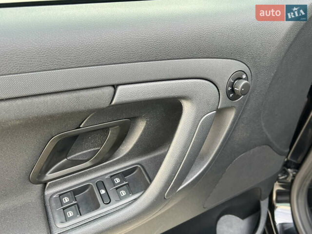 Шкода Фабия 2010 в Луцке на Automoto.ua Черный Шкода Фабия, объемом двигателя 1.2 л и пробегом 141 тыс. км за 6850 $, фото 78 на Automoto.ua