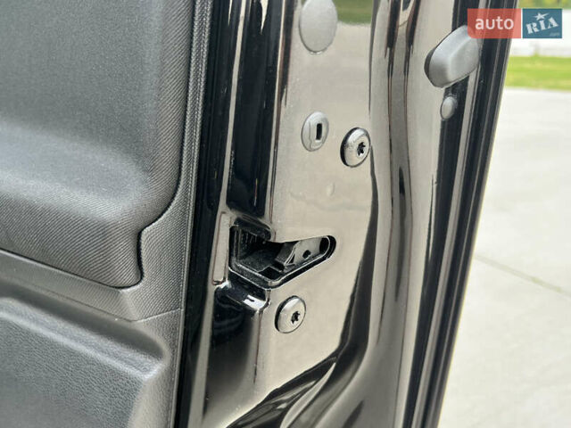 Шкода Фабия 2010 в Луцке на Automoto.ua Черный Шкода Фабия, объемом двигателя 1.2 л и пробегом 141 тыс. км за 6850 $, фото 119 на Automoto.ua