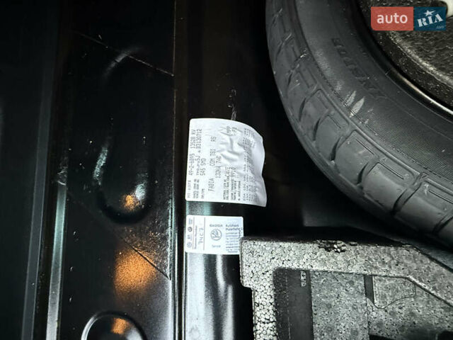 Черный Шкода Фабия, объемом двигателя 1.4 л и пробегом 189 тыс. км за 8500 $, фото 20 на Automoto.ua