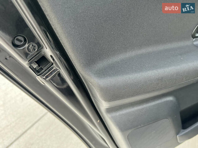 Шкода Фабия 2010 в Луцке на Automoto.ua Черный Шкода Фабия, объемом двигателя 1.2 л и пробегом 141 тыс. км за 6850 $, фото 88 на Automoto.ua