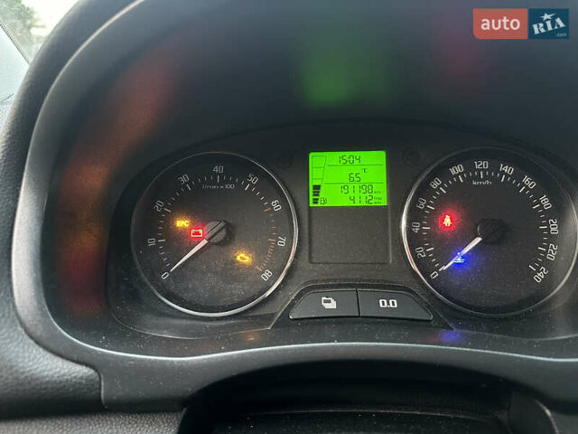 Черный Шкода Фабия, объемом двигателя 1.2 л и пробегом 191 тыс. км за 3950 $, фото 27 на Automoto.ua