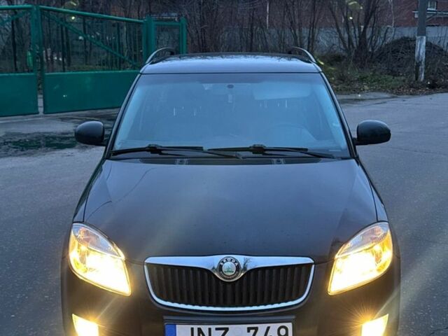 Чорний Шкода Фабія, об'ємом двигуна 1.4 л та пробігом 330 тис. км за 2550 $, фото 1 на Automoto.ua