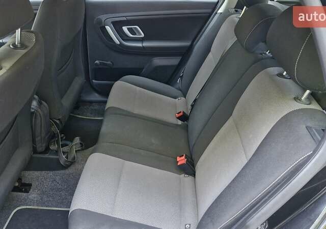 Черный Шкода Фабия, объемом двигателя 1.6 л и пробегом 175 тыс. км за 6450 $, фото 36 на Automoto.ua
