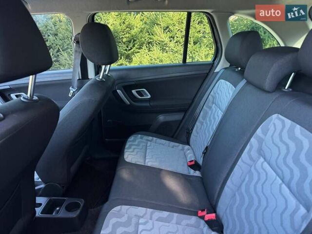 Черный Шкода Фабия, объемом двигателя 1.6 л и пробегом 197 тыс. км за 6300 $, фото 2 на Automoto.ua