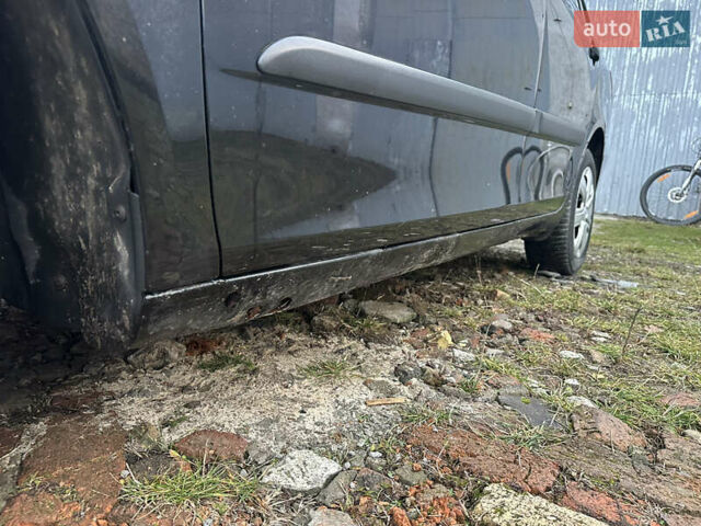 Черный Шкода Фабия, объемом двигателя 1.2 л и пробегом 191 тыс. км за 3950 $, фото 10 на Automoto.ua