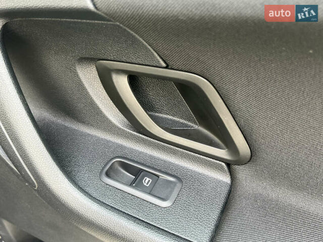 Шкода Фабия 2010 в Луцке на Automoto.ua Черный Шкода Фабия, объемом двигателя 1.2 л и пробегом 141 тыс. км за 6850 $, фото 105 на Automoto.ua