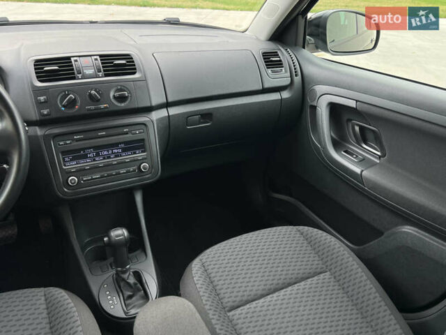 Шкода Фабия 2010 в Луцке на Automoto.ua Черный Шкода Фабия, объемом двигателя 1.2 л и пробегом 141 тыс. км за 6850 $, фото 163 на Automoto.ua