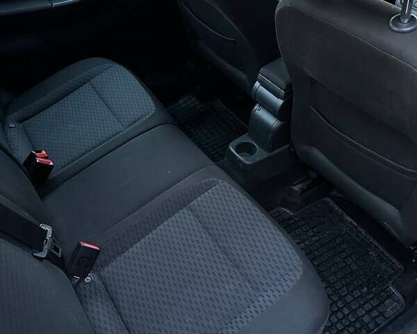 Черный Шкода Фабия, объемом двигателя 1.2 л и пробегом 295 тыс. км за 4900 $, фото 11 на Automoto.ua