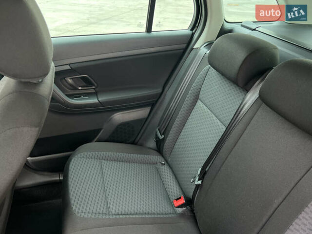 Шкода Фабия 2010 в Луцке на Automoto.ua Черный Шкода Фабия, объемом двигателя 1.2 л и пробегом 141 тыс. км за 6850 $, фото 165 на Automoto.ua