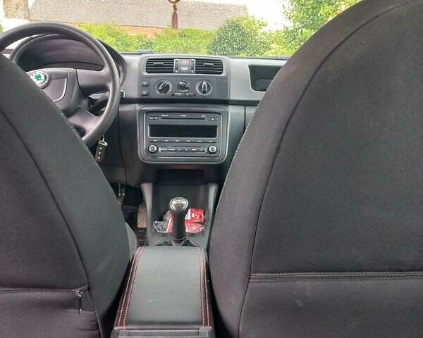 Чорний Шкода Фабія, об'ємом двигуна 1.6 л та пробігом 266 тис. км за 6000 $, фото 5 на Automoto.ua