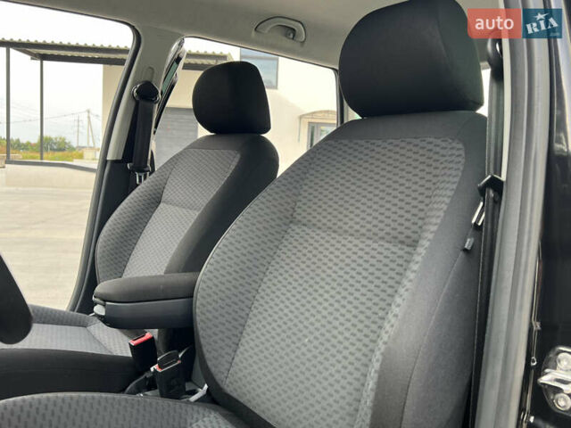 Шкода Фабия 2010 в Луцке на Automoto.ua Черный Шкода Фабия, объемом двигателя 1.2 л и пробегом 141 тыс. км за 6850 $, фото 63 на Automoto.ua