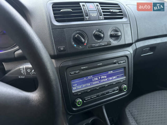 Черный Шкода Фабия, объемом двигателя 1.2 л и пробегом 191 тыс. км за 3950 $, фото 28 на Automoto.ua