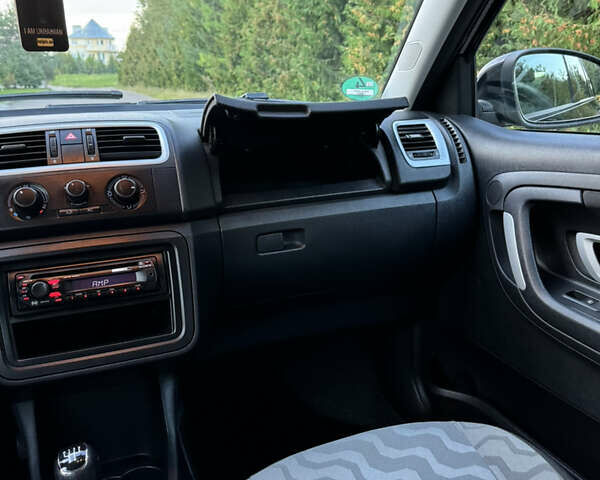 Чорний Шкода Фабія, об'ємом двигуна 1.4 л та пробігом 173 тис. км за 5750 $, фото 28 на Automoto.ua
