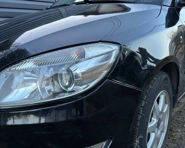 Черный Шкода Фабия, объемом двигателя 1.2 л и пробегом 295 тыс. км за 4900 $, фото 7 на Automoto.ua