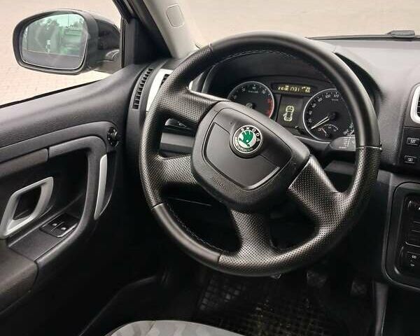 Черный Шкода Фабия, объемом двигателя 1.39 л и пробегом 210 тыс. км за 5400 $, фото 7 на Automoto.ua