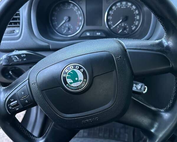 Черный Шкода Фабия, объемом двигателя 1.2 л и пробегом 295 тыс. км за 4900 $, фото 30 на Automoto.ua