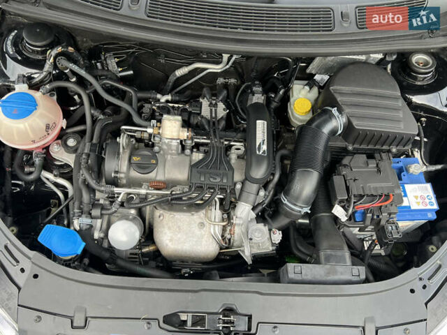 Шкода Фабия 2010 в Луцке на Automoto.ua Черный Шкода Фабия, объемом двигателя 1.2 л и пробегом 141 тыс. км за 6850 $, фото 152 на Automoto.ua