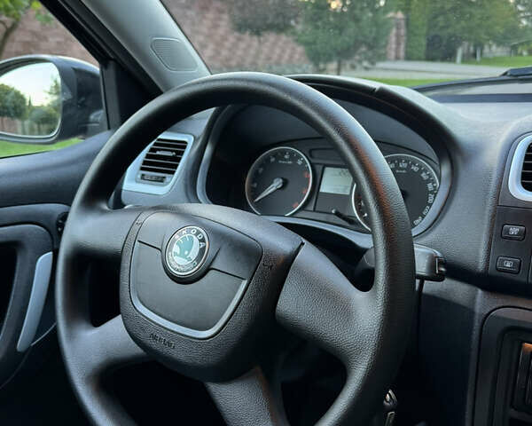 Чорний Шкода Фабія, об'ємом двигуна 1.4 л та пробігом 173 тис. км за 5750 $, фото 23 на Automoto.ua