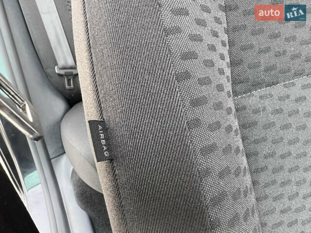 Шкода Фабия 2010 в Луцке на Automoto.ua Черный Шкода Фабия, объемом двигателя 1.2 л и пробегом 141 тыс. км за 6850 $, фото 92 на Automoto.ua